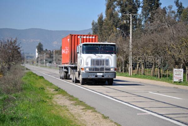 農(nóng)村路線商品道路貨物運(yùn)輸 機(jī)遇、挑戰(zhàn)與發(fā)展策略
